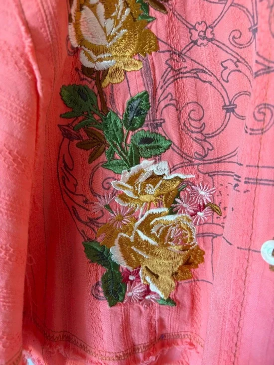 3J Workshop Johnny Was | Floral embroidered button down. Feminine Unique Boho - Picture 3 of 9